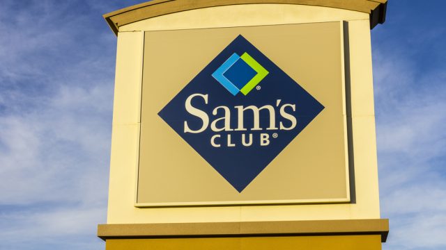 A sign in front of Sam's Club