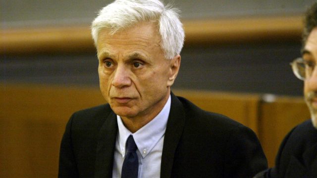 Robert Blake in court in 2004
