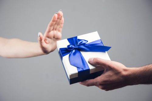 girl refuses to accept the gift box