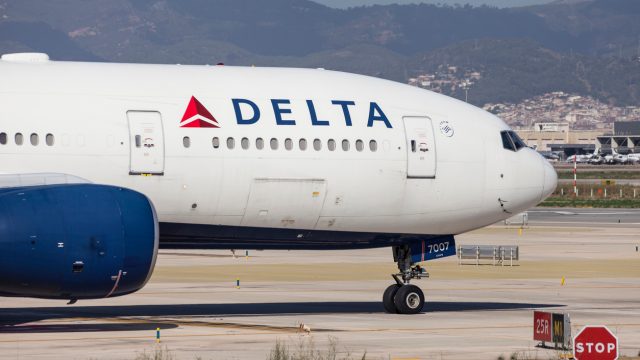 Delta Airlines Boeing 777-200ER Nose