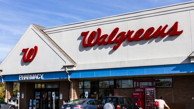 Indianapolis - Circa November 2016: Walgreens Retail Location. Walgreens is an American Pharmaceutical Company VIII