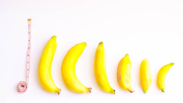 different size and shapes of bananas to represent penis size