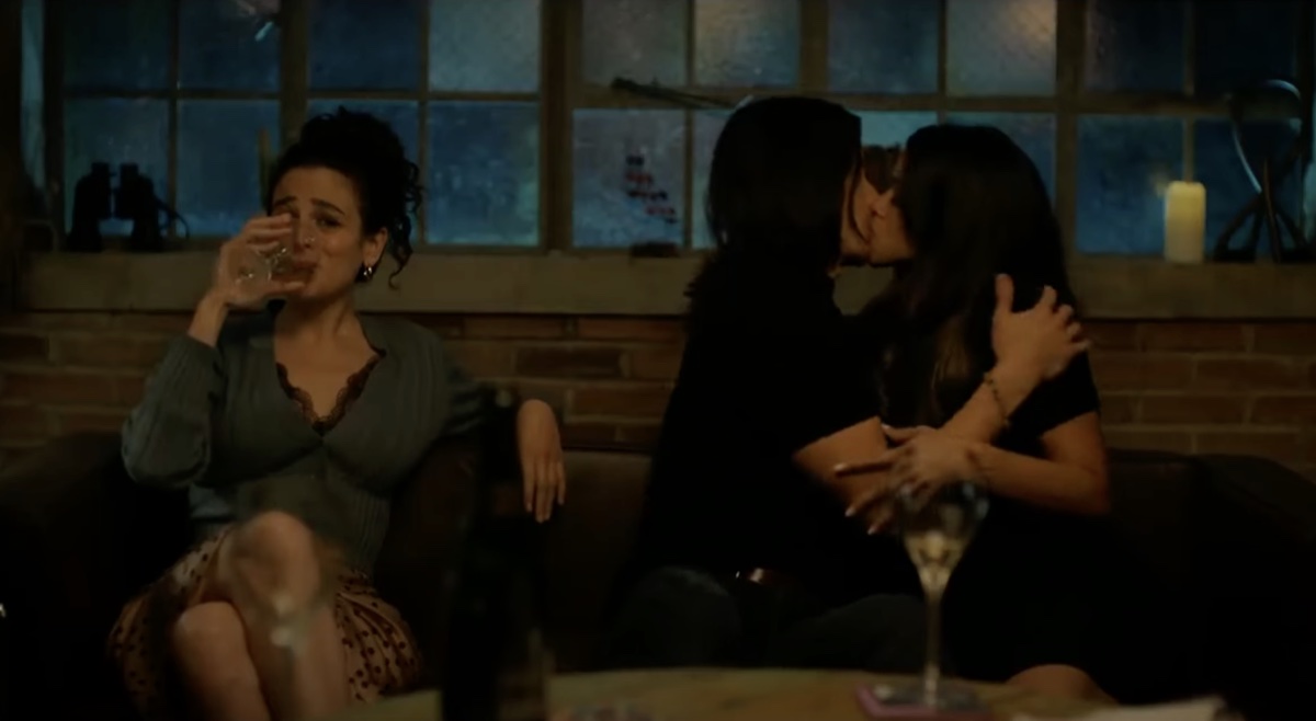 Jenny Slate, Manny Jacinto, and Gina Rodriguez in I Want You Back
