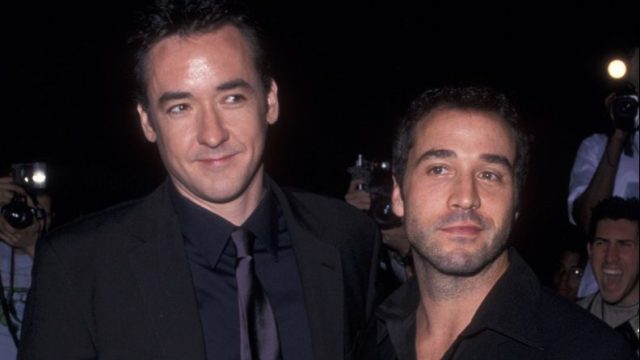 John Cusack and Jeremy Piven in 2001