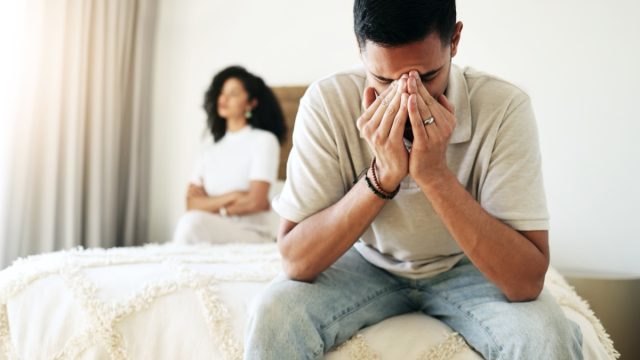 couple fighting and displaying red flags in a relationship