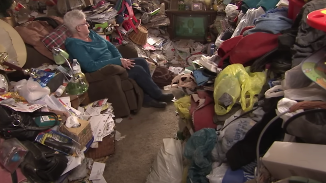 "Hoarders" participant JoAnne on a season 5 episode