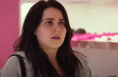 Mae Whitman in "The DUFF"