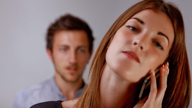 narcissistic woman on the phone