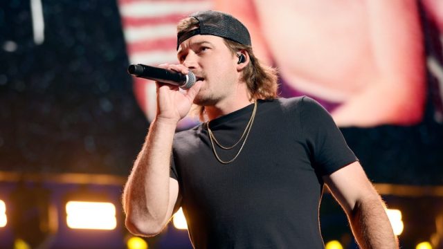 Morgan Wallen performing in 2022