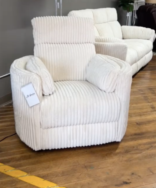 still from a TikTok showing off the viral fluff daddy chair