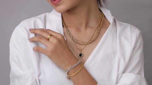 Diamond necklace with model, silver gold diamond necklace for girls