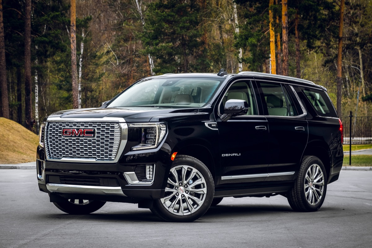 GMC Yukon in black