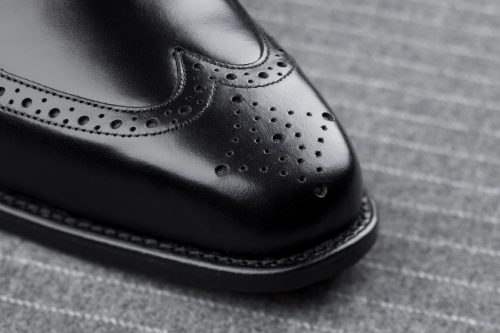 shoes with narrow toe box