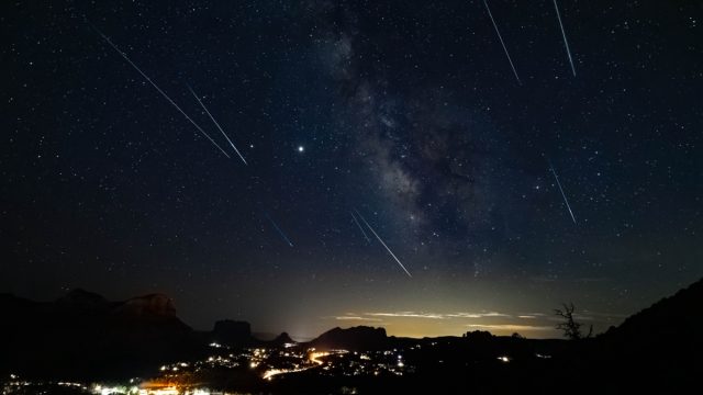 perseid meteor shower over sedona, az