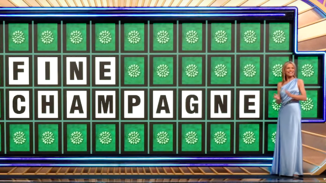 Does Vanna White Get to Keep Her Famously Fabulous Dresses? The "Wheel of Fortune" Host Tells All