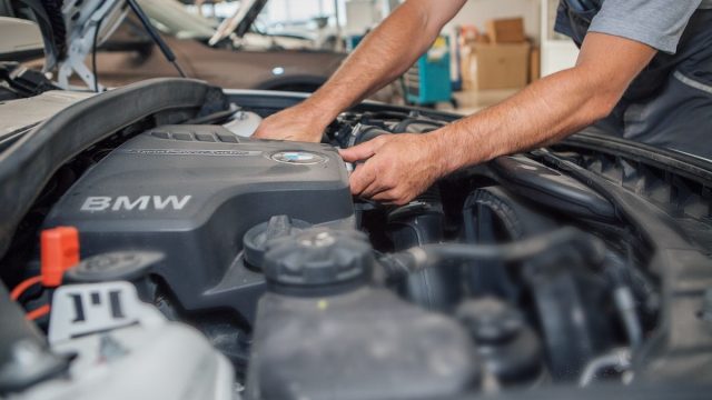 Expert Names 5 Cars That Won't Last 100,000 Miles in New Video
