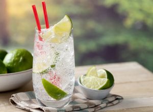 Is Sparkling Water Good for You? The Pros and Cons of Drinking Seltzer, According to Science