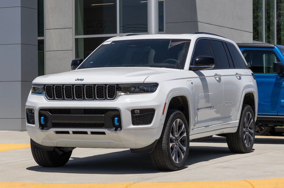 white Jeep Grand Cherokee