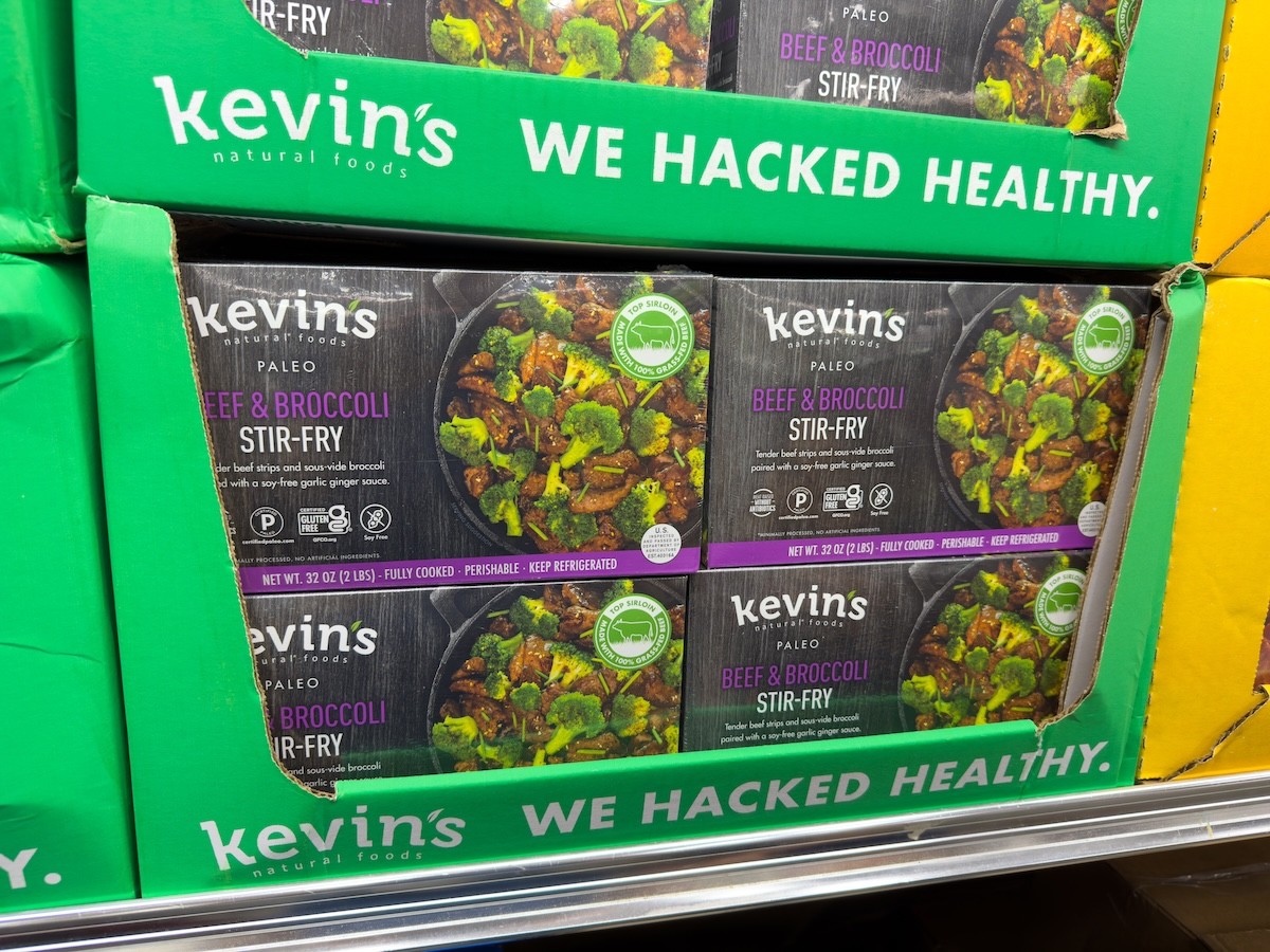 Display of beef and broccoli stir-fry from the brand Kevin's at Costco