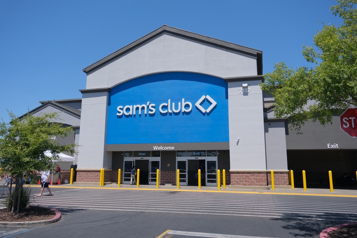 Front of Sam's Club