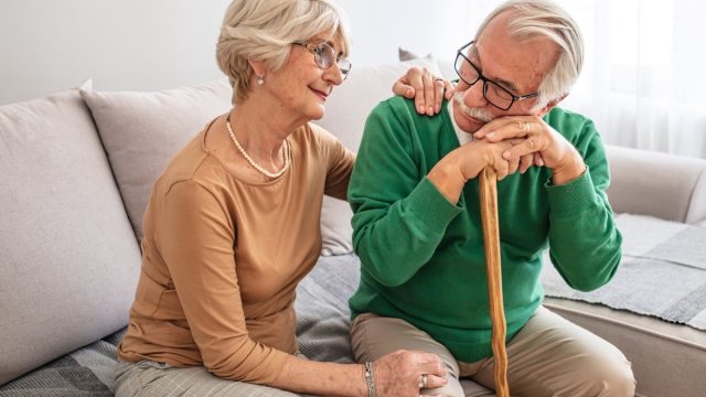 The 2 Shocking Reasons Alzheimer's Affects Men and Women Differently, Scientists Say
