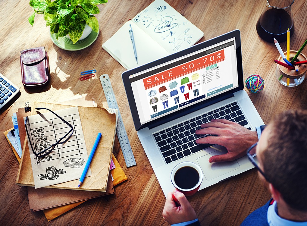 Man Online Shopping {Online Shopping Tips}