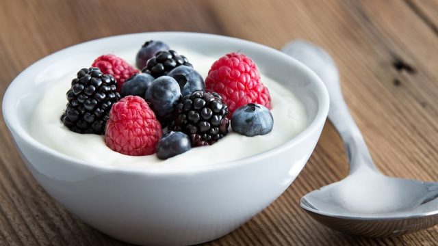 Yogurt with berries